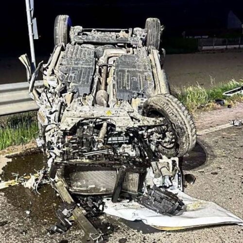 Incidente nella notte tra due auto a Sale: due persone ferite