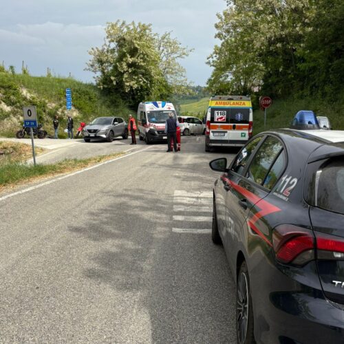 Scontro tra un’auto e una moto a Rosignano: due persone ferite, non in gravi condizioni