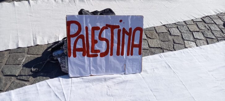 In provincia tanti lenzuoli bianchi per ricordare i palestinesi uccisi a Gaza