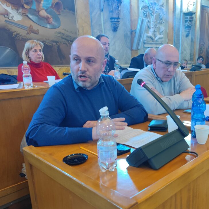 “Il peggior consiglio comunale di cui si possa avere memoria”: l’attacco di Ballerini (Valenza Futura)