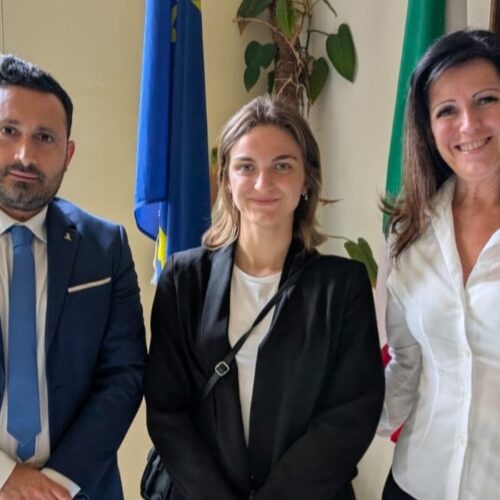 Tortona sempre più cardioprotetta: i giovani dell’Interact mappano tutti i defibrillatori in città