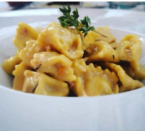 “Bastianich, Barbieri e i plin ideati da nostra madre”: la trattoria Antichi Sapori e la vittoria a Foodish