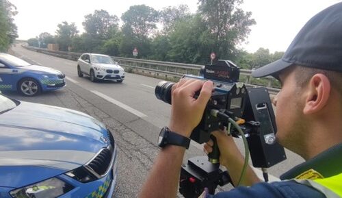 Neopatentata sfreccia a 145 Km all’ora: ritiro della patente e multa. Sanzioni anche per altri 7 automobilisti
