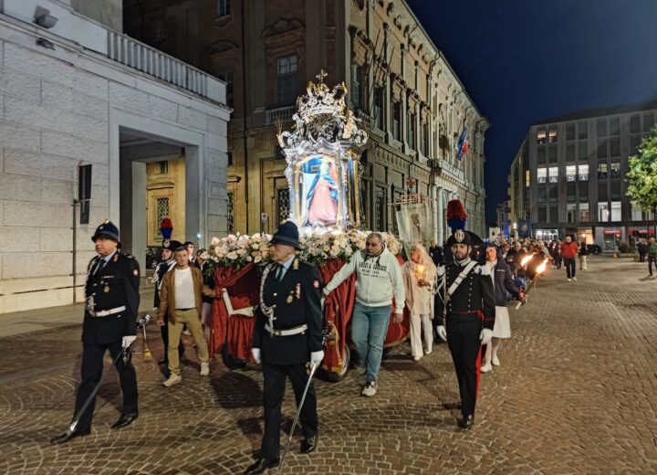 Per la prima volta la Madonna della Salve in processione di sera con le fiaccole: “Come essere a Lourdes”
