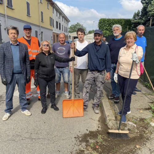 Tanti volontari a Castelceriolo per raccogliere i rifiuti e tenere pulito il sobborgo
