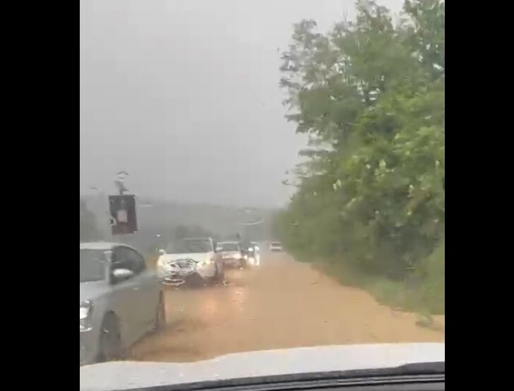 Maltempo: lunghe code agli ingressi e alle uscite di Alessandria