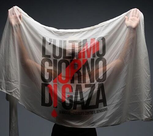 A Casale lenzuoli bianchi in piazza Mazzini contro lo sterminio a Gaza