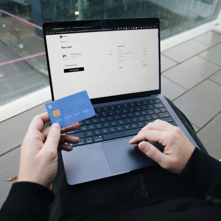 Pavia: smantellata rete di truffatori online, dieci persone denunciate