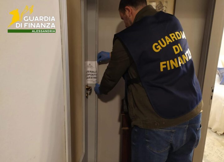 Estetista e parrucchiera senza alcun titolo scoperta dalla Finanza di Tortona
