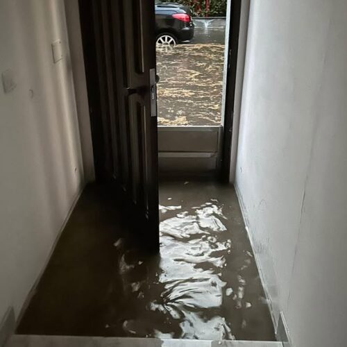 Allagamenti anche agli Orti: acqua al pian terreno e nei garage