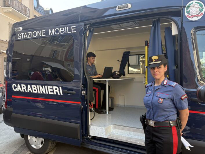 Debutta ad Alessandria la nuova Stazione Mobile dei Carabinieri: un ufficio su ruote per sicurezza e ascolto
