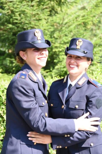 Alla Scuola di Polizia gli allievi del 229° corso ricevono gli alamari. Ora pronti per il giuramento