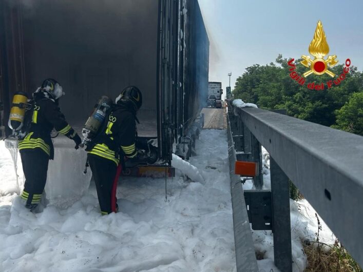 Incendio mezzo pesante sull’A7. Ancora code tra Gropello Cairoli e Casei Gerola, in direzione Genova