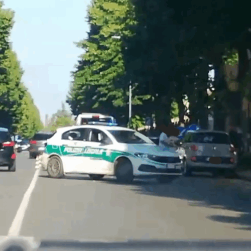 Scontro tra auto e moto in viale Teresa Michel