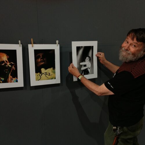 Al Broletto di Pavia le icone della musica nelle foto di Stefano Galvani ed Edi Mout