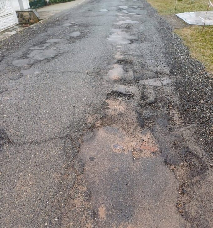 Strade da riasfaltare e cartelli mancanti: una mappa con le criticità più urgenti nei sobborghi della Fraschetta