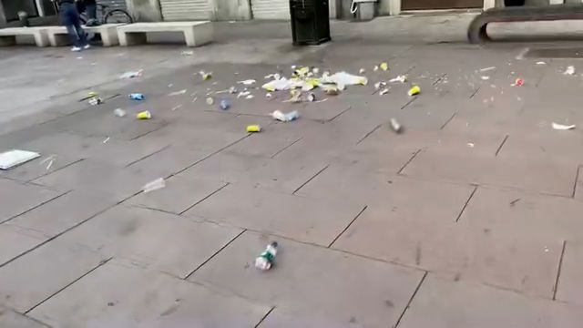 “Piazzetta della Lega piena di rifiuti, uno scempio”: la segnalazione di un’alessandrina