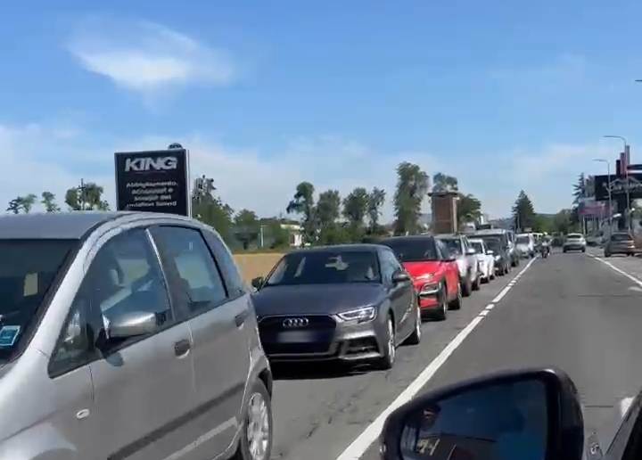 Lunghissime code all’ingresso di Alessandria per la chiusura del Forlanini