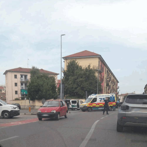Incidente al sottopasso in via Maggioli: pedone investito