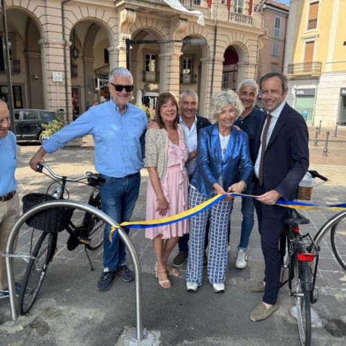 Nuovi portabiciclette e cestini in centro grazie al Lions Club Alessandria Host