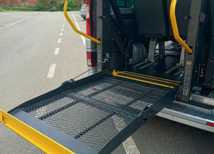 Trasporto persone con disabilità: ad Alessandria servizio più ampio grazie all’accordo Comune-associazioni