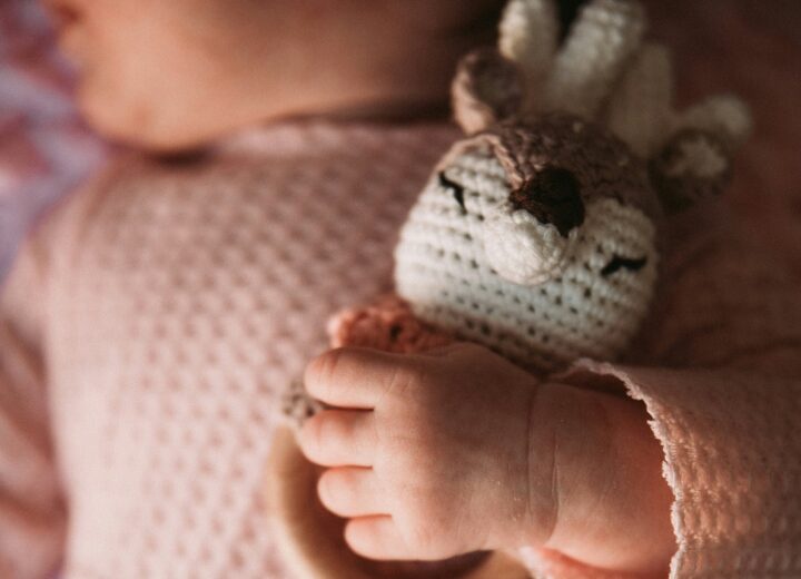 Fiocco rosa al quartiere Cristo. Bimba ha fretta di nascere e batte tutti sul tempo