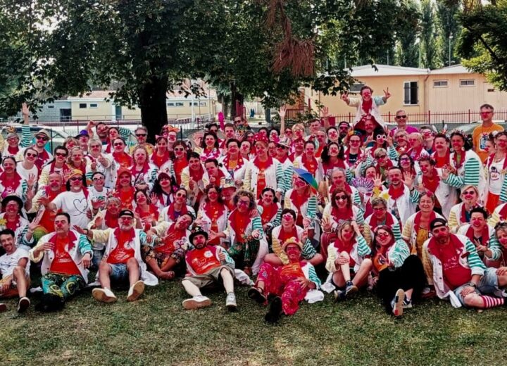Tanti nasi rossi ad Alessandria per il raduno dei Clown Volontari dell’associazione Viviamo in Positivo