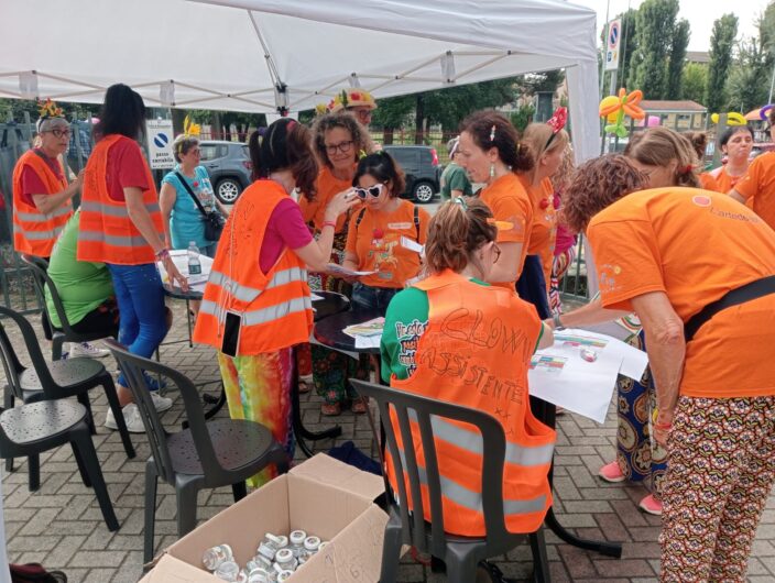 Tanti nasi rossi ad Alessandria per il raduno dei Clown Volontari dell’associazione Viviamo in Positivo