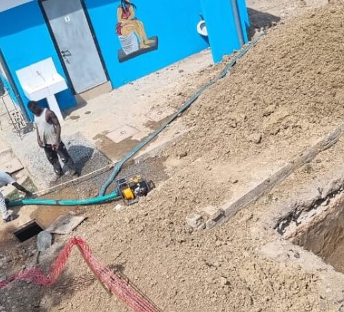 Una rete fognaria per l’Ospedale dei bambini in Benin grazie a Egato6, L’Abbraccio e Mediaservizi