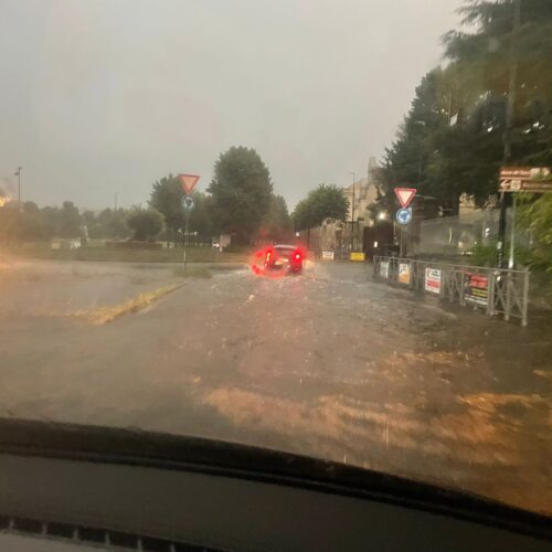 Valmadonna di nuovo allagata. Acqua anche in viale Milite Ignoto