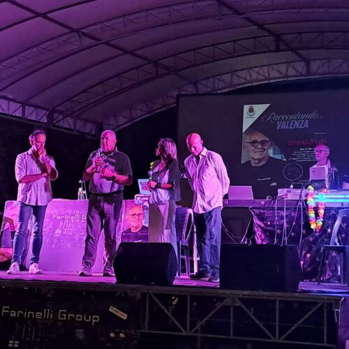 Valenza ricorda Gildo Farinelli: musica, sorrisi e tanti amici per celebrare il “maestro”