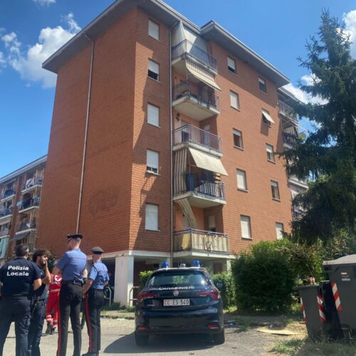 Incendio palazzina a Novi Ligure. Paura ma nessun ferito. 50 persone in attesa di rientrare in casa