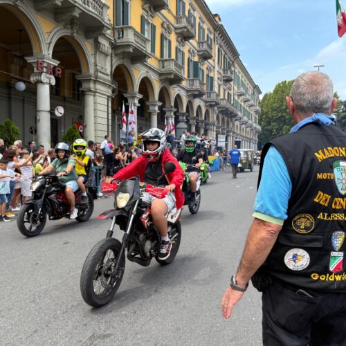 Da Castellazzo ad Alessandria sfilano i centauri dell’80° motoraduno internazionale