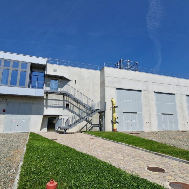 “Una sera in Centrale”: martedì 8 spettacolo, musica e comicità