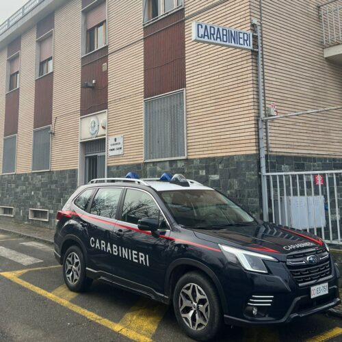 Spaccio di droga grazie alle chat sullo smartphone: arrestato pusher a Valenza