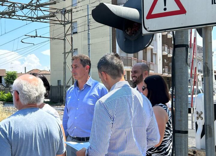 Incontro per rimuovere i passaggi a livello di Spinetta: “Aggiorniamo i progetti, necessario intervenire”