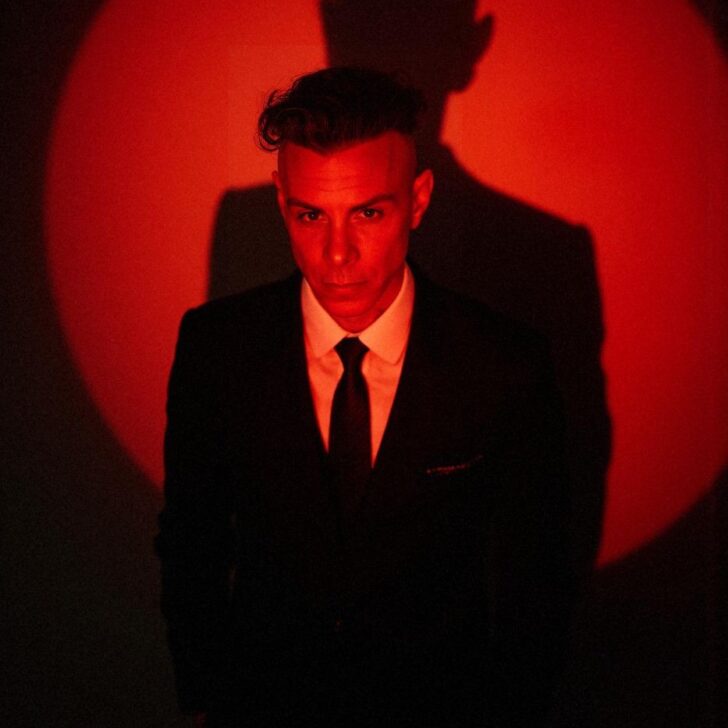 Asaf Avidan torna con il nuovo disco UNFURL e un tour europeo