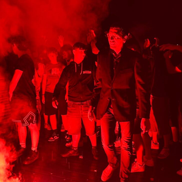Alessandria Calcio: il futuro presidente Barani incontra i tifosi sul ponte Meier, tra fumogeni e cori