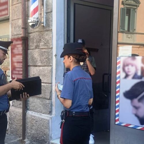 Lavoro nero: 20 mila euro di multa e sospensione dell’attività per una barberia di Tortona