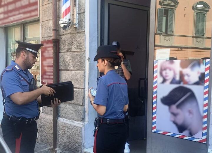 Lavoro nero: 20 mila euro di multa e sospensione dell’attività per una barberia di Tortona