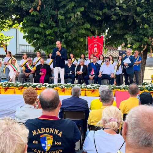 Il presidente d’onore Alberto Cirio accende l’80esimo motoraduno internazionale “Madonnina dei Centauri”