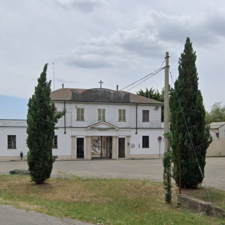 Cimitero di Casale, la minoranza sollecita il sindaco: “Taglio del personale ha generato abbandono e degrado”