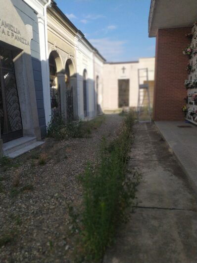 Cimiteri Alessandria, venerdì via agli sfalci: il calendario degli interventi, tra città e sobborghi