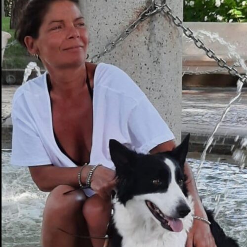Non ce l’ha fatta la donna travolta dall’auto scagliata contro il dehors di un bar a Gravellona Lomellina