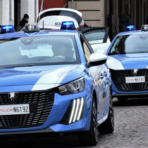 Furto in una casa a Valmadonna: arrestate tre persone sorprese dalla Polizia con lime, cacciaviti e la refurtiva