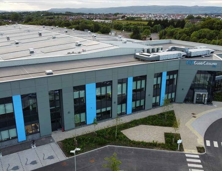 Guala Closures investe oltre 60 milioni in Scozia: inaugurato il nuovo stabilimento a Gartcosh