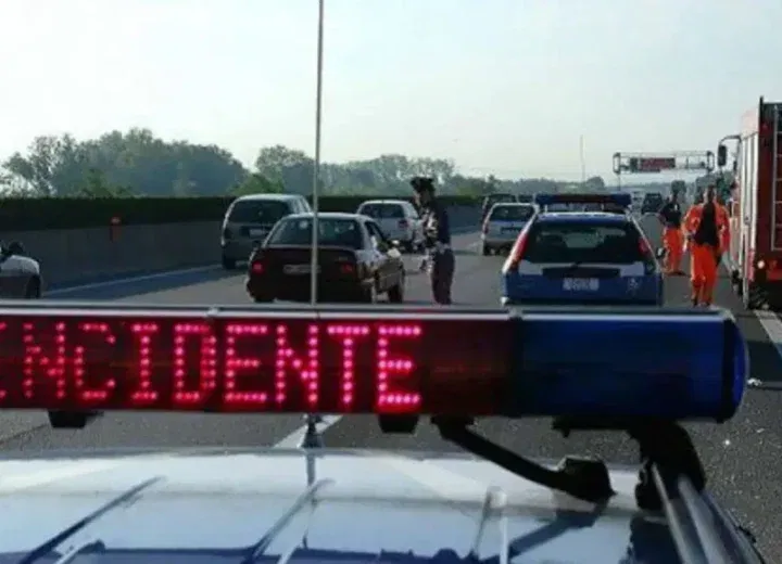 Incidente sulla statale 10 a San Giuliano: traffico bloccato