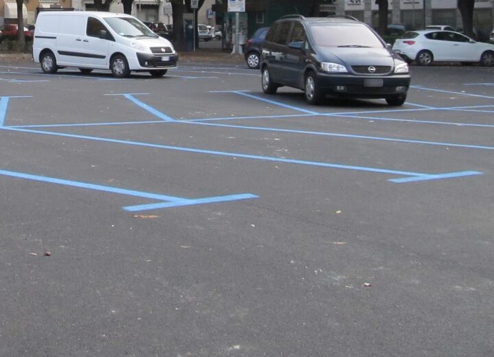Parcheggi gratis a Casale negli stalli blu dal 5 al 16 agosto