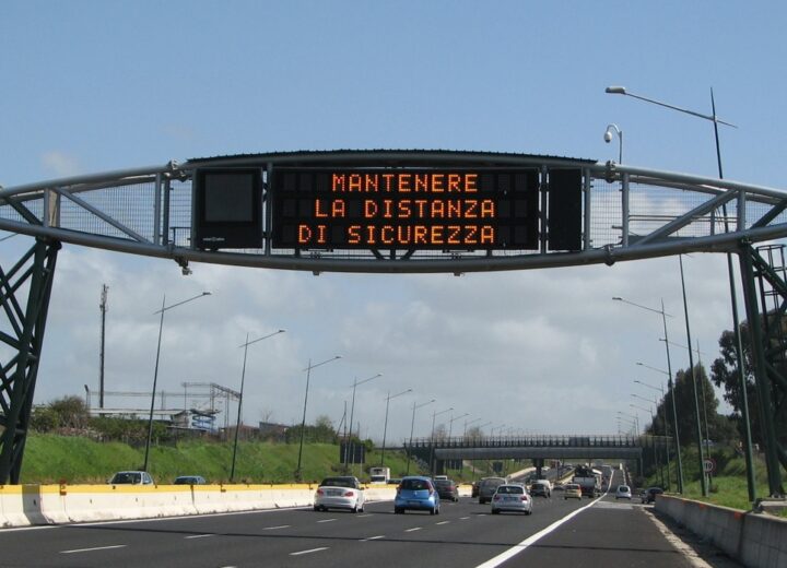 Traffico da bollino rosso nel weekend. Cantieri ridotti sulla rete Anas