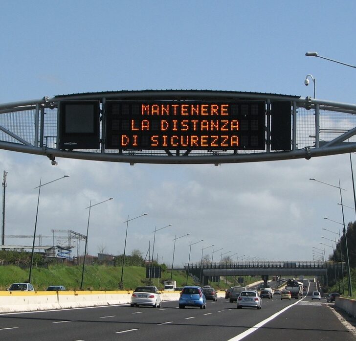 Traffico da bollino rosso nel weekend. Cantieri ridotti sulla rete Anas